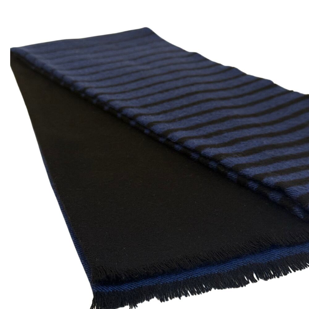 Allen Edmonds Men’s scarf 100% Wool in Stripe Black and Navy